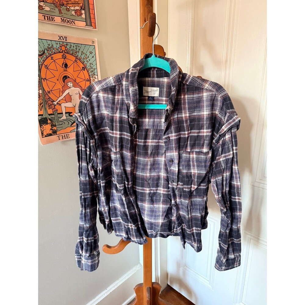 Universal thread  cropped flannel